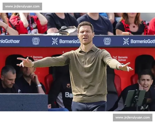 阿隆索执教皇马：少帅接盘困境银河战舰，铁血战术能否重塑辉煌？